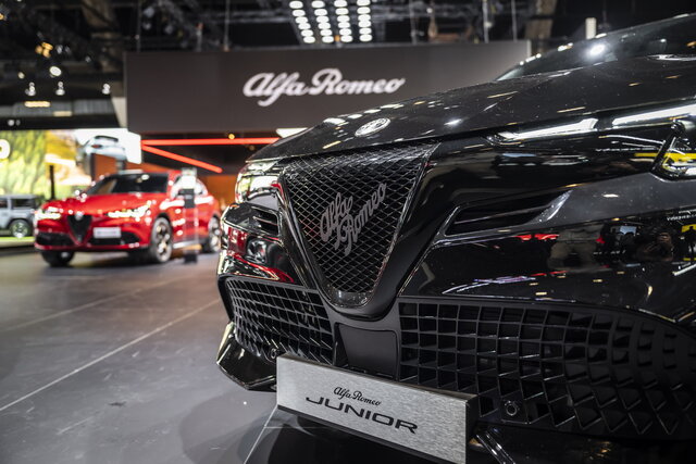 alfa romeo junior q4 salone bruxelles 2025 4