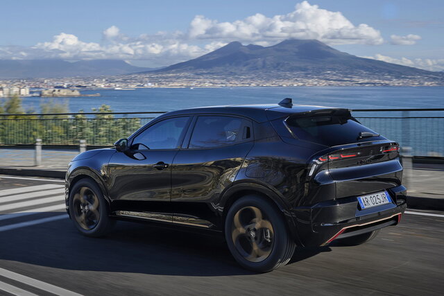 alfa romeo junior intensa 2025 03