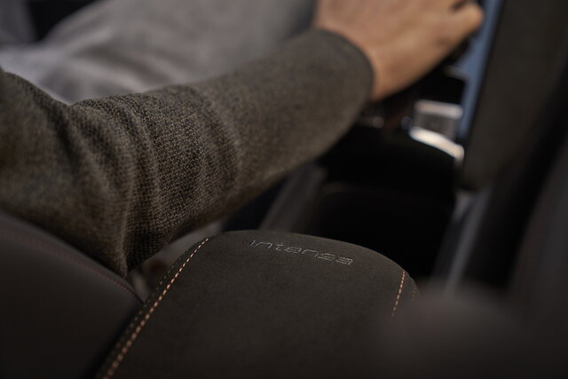 alfa romeo junior intensa 2025 07