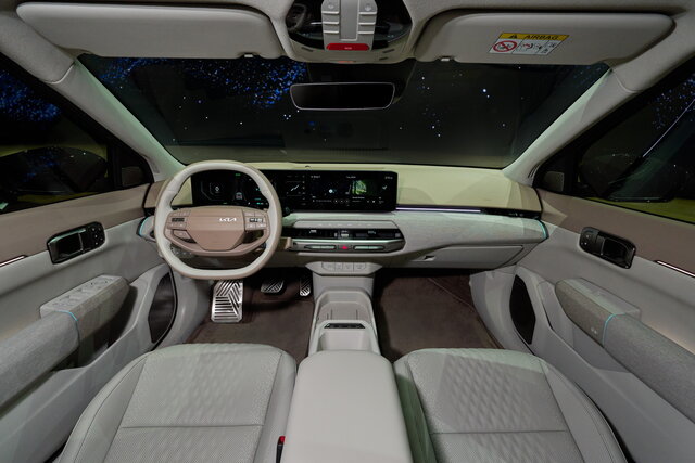 kia ev4 hatchback baseline yuka steel grey int event static highres 001