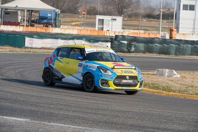 suzuki swift rally 2