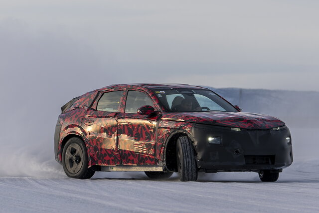 alfa romeo stelvio 2026 spy test 4
