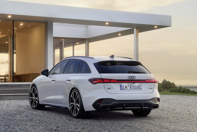audi a5 e hybrid plug in 2025 03 03