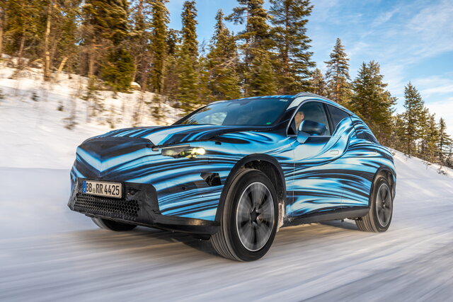 mercedes glc eq 2025 spy