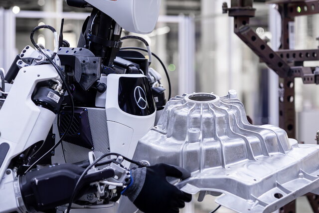 robot mercedes 05