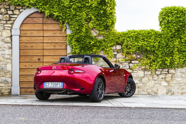 mazda mx 5 2025 06 06