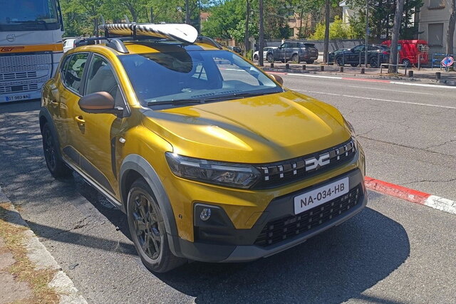 Dacia Sandero restyling: eccola senza veli