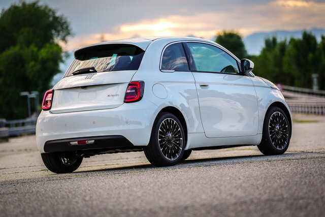 fiat 500 hybrid 2025 07 04