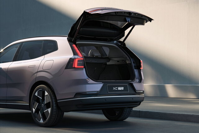 volvo xc70 2025 08 08