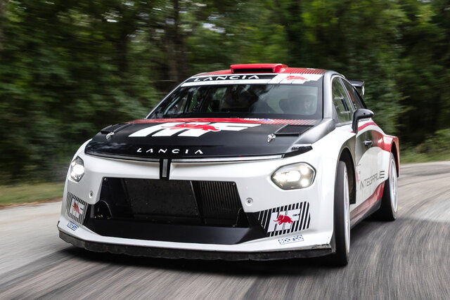 lancia ypsilon rally2 hf integrale 3
