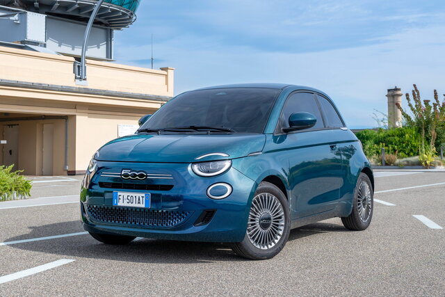 fiat 500 hybrid 2025 11 13
