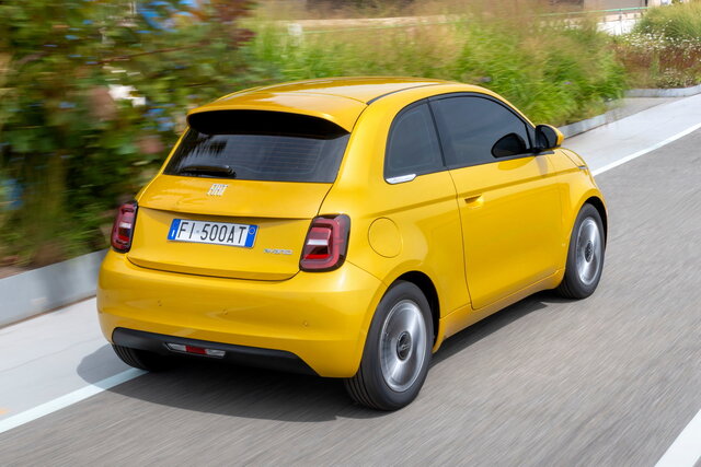 fiat 500 hybrid 2025 11 14