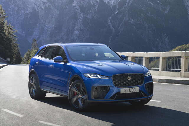 jaguar f pace svr 2