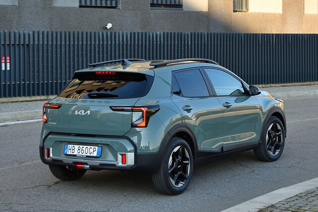 kia stonic 2025 12 03