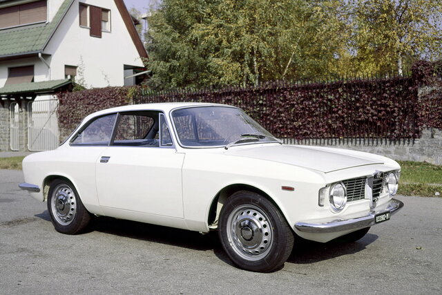 alfa romeo giulia sprint gt