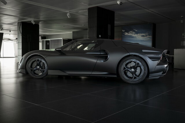 alfa romeo 33 stradale perla nera 2026 09 09