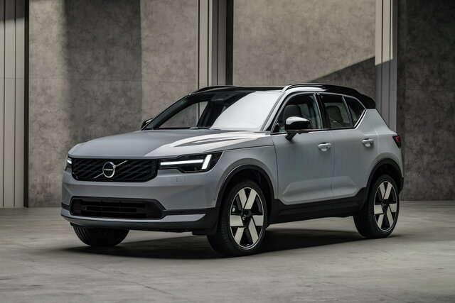 Volvo XC40: nuovo look, fari inediti e tecnologia anti incidenti