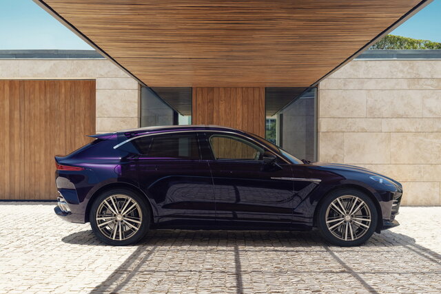aston martin dbx gt 01