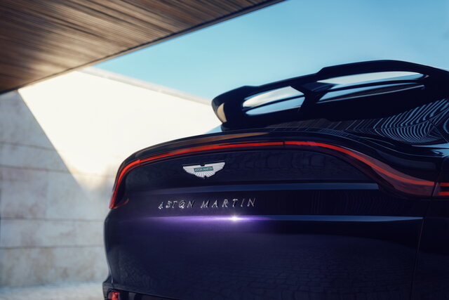 aston martin dbx gt 07