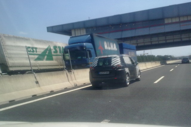 altra spycar tedesca... Opel Zafira?