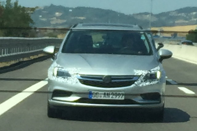 opel astra sw spy 1