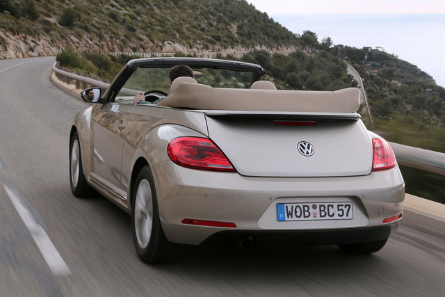 volkswagen maggiolino cabriolet 15