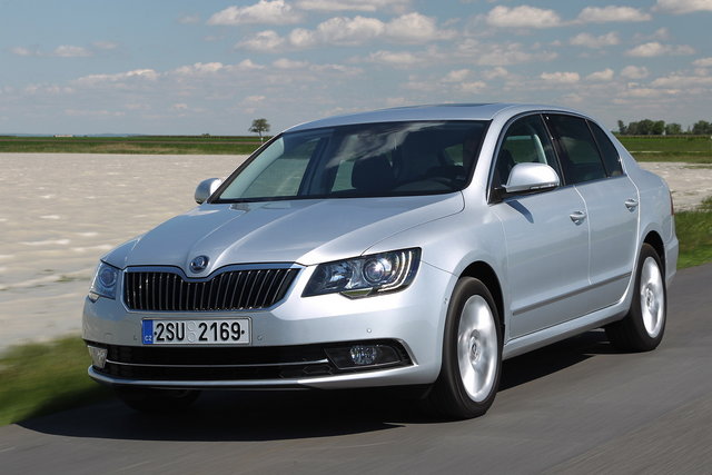 skoda superb berlina 2013 20