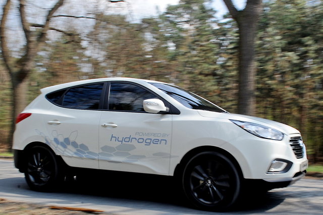 hyundai ix35 fuel cell 16