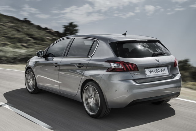 peugeot 308 primo contatto 18