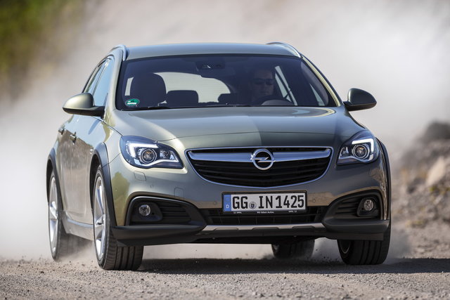opel insignia country tourer 17