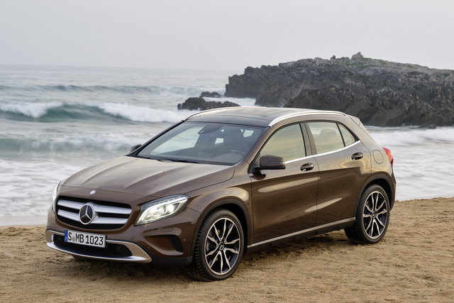 mercedes gla primo contatto 32