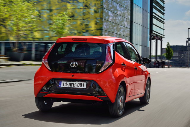 toyota aygo 2014 primo contatto 37