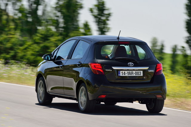 toyota yaris 2014 lounge 26