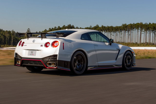 nissan gtr nismo 2014 23