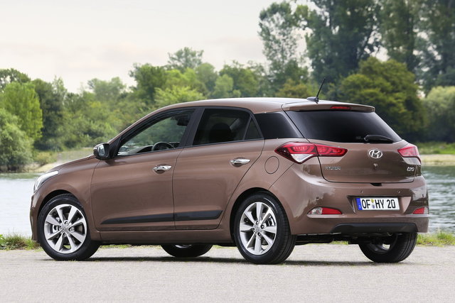 hyundai i20 2015 17