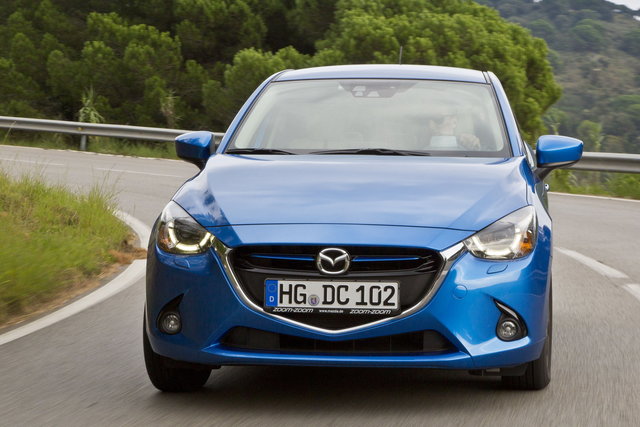 mazda 2 2015 01