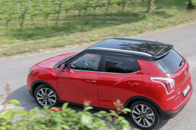 ssangyong tivoli 03