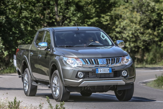 mitsubishi l200 2015 primo contatto 26
