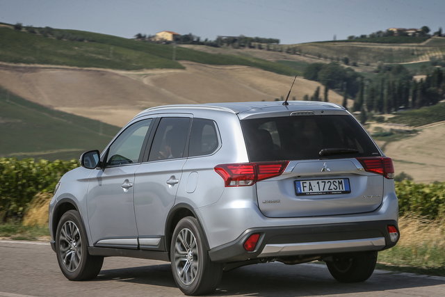 nuovo mitsubishi outlander 2015 01