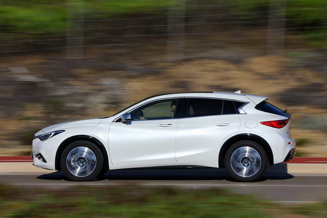 infiniti q30 primo contatto 05