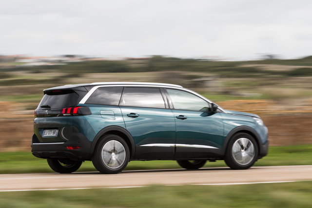 peugeot 5008 2017 primo contatto 02