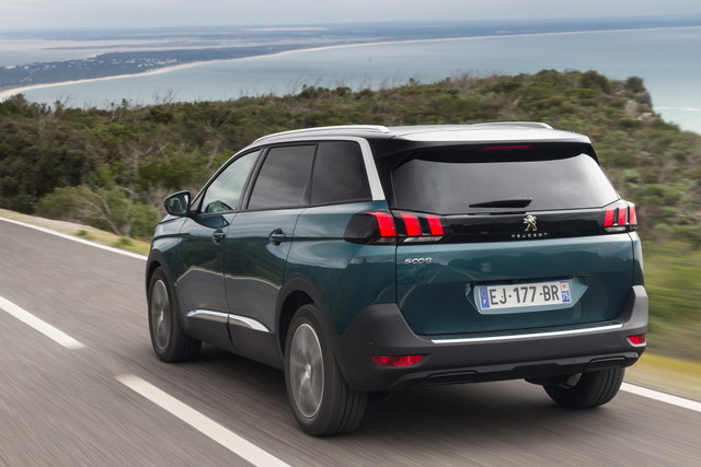 peugeot 5008 2017 primo contatto 17