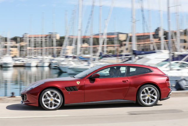 ferrari gtc4lusso primo contatto 22
