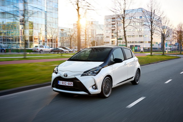 toyota yaris 15 vvt 2017 24