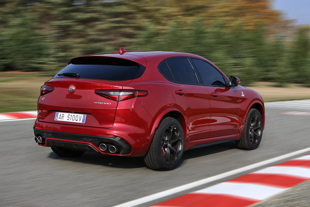 alfa romeo stelvio quadrifoglio 2017 12 13
