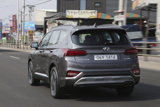 hyundai santa fe 2018 primo contatto 25