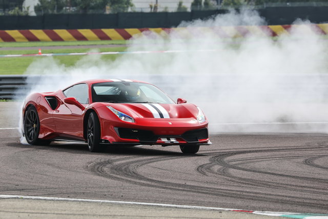 ferrari 488 pista 2018 06 34