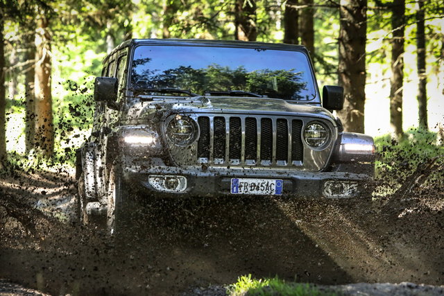 jeep wrangler sahara 2018 07 15