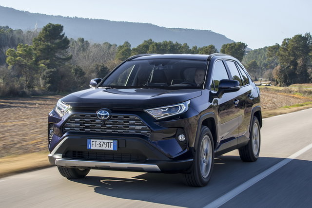 2019 toyota rav4 02