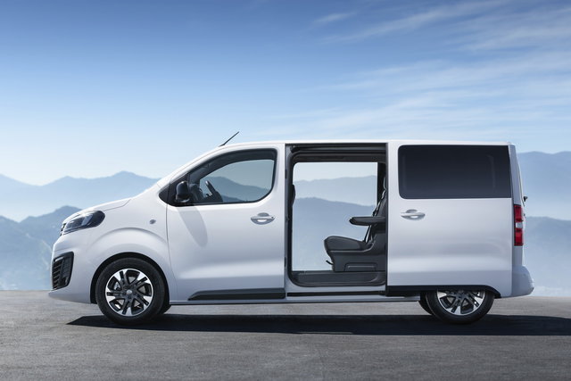 opel zafira life 1  16